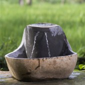 Flu� Stein - Frosch - Brunnen - natur